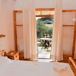Ξενοδοχείο με διαμερίσματα Paradise